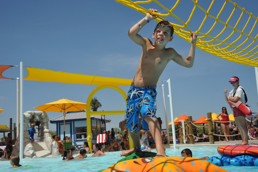 Hawaiian Falls looking to hire more than 1,000 seasonal workers Blue