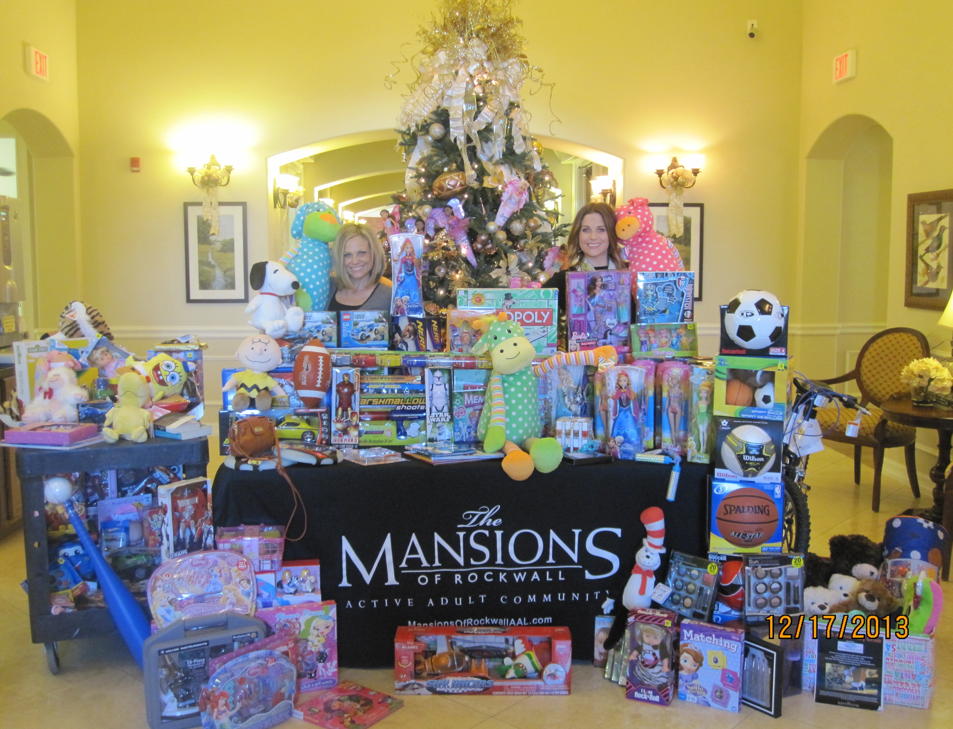 Mansions of Rockwall Active Adult residents, staff collect toys for Boys & Girls Club