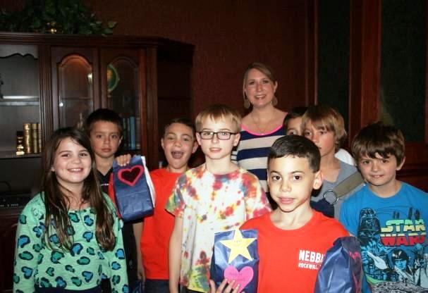 Nebbie students make special delivery to Summer Ridge residents