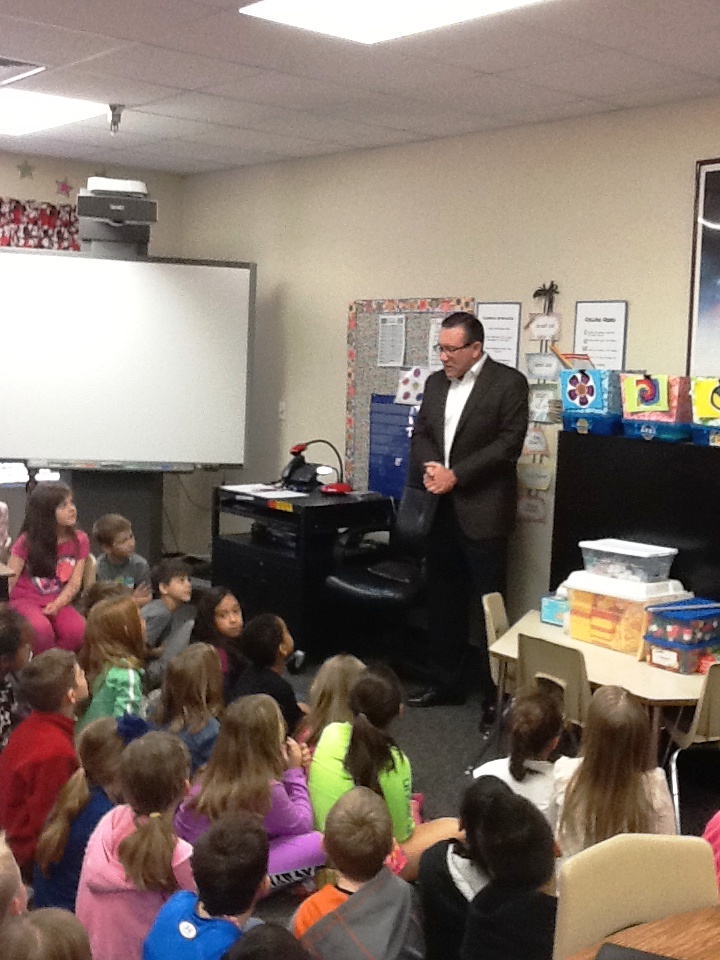 Rowlett Mayor visits Cullins Lake Pointe students on Government Day
