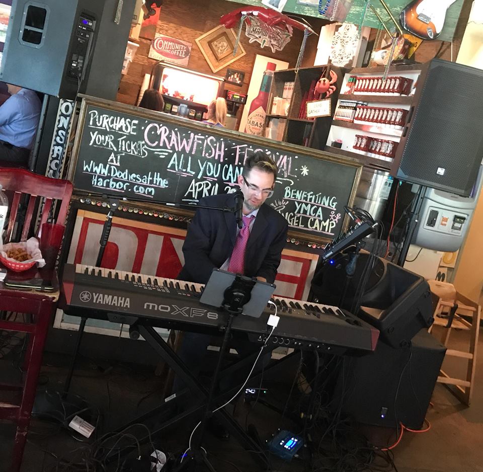 Mother’s Day Brunch, Live Music at Dodie’s at the Rockwall Harbor
