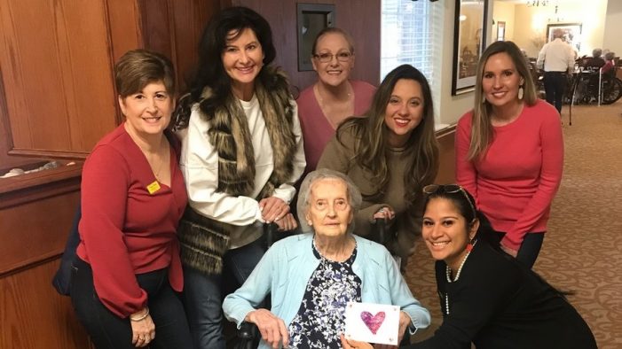 Rockwall Women’s League delivers Valentines to seniors