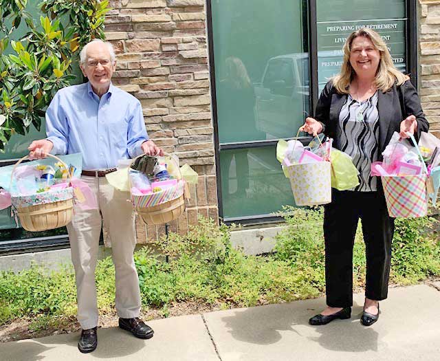 Edward Jones, Kelly D. Connel office and Rockwall Rotary deliver ‘Ray of Sunshine’ Baskets to seniors