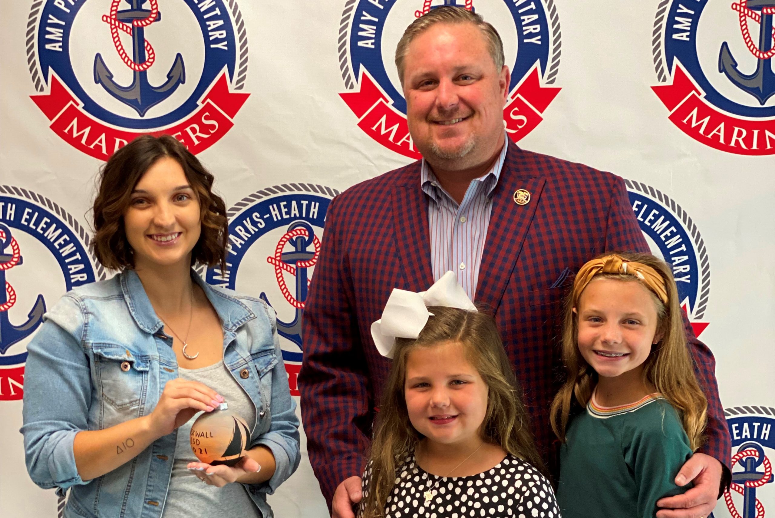 Rockwall ISD art teacher’s ornament to represent District 33 on Texas