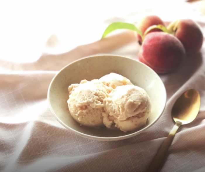 Cooking with Ease by Melissa Tate: Homemade Peach Ice Cream