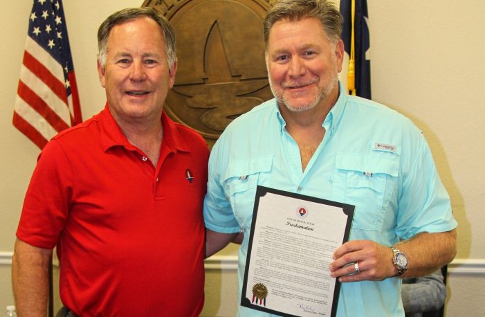 Heath Mayor honors resident David Lane for years of service to city