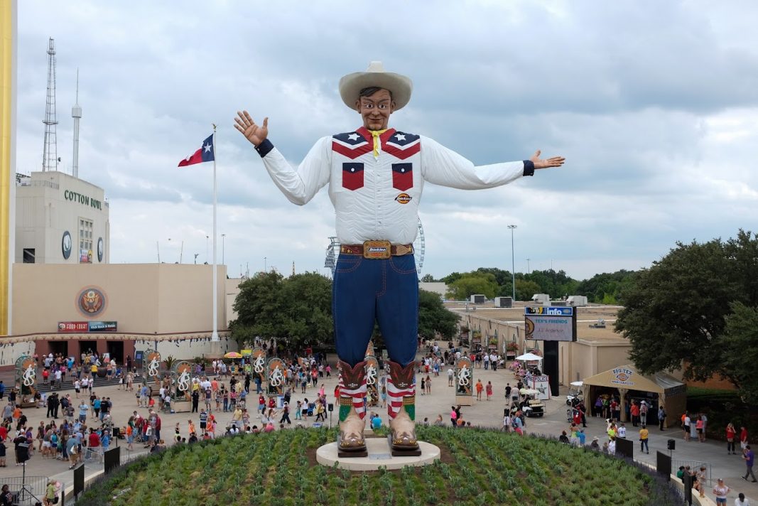 Saying ‘Howdy’ to Big Tex as crane lifts him into place for 2022 State