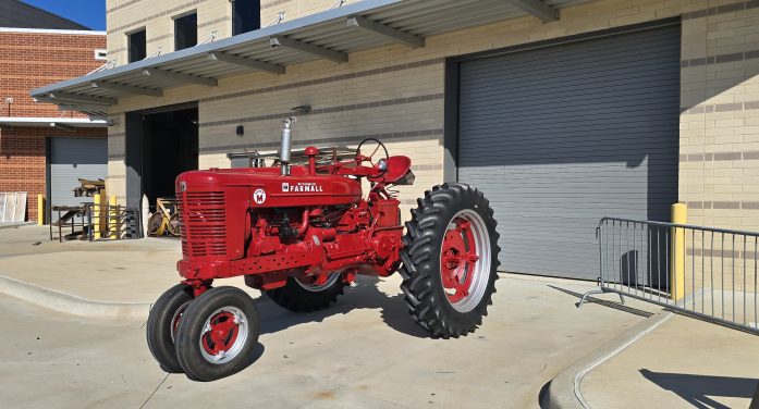 Royse City students restore classic tractor for State Fair of Texas exhibit